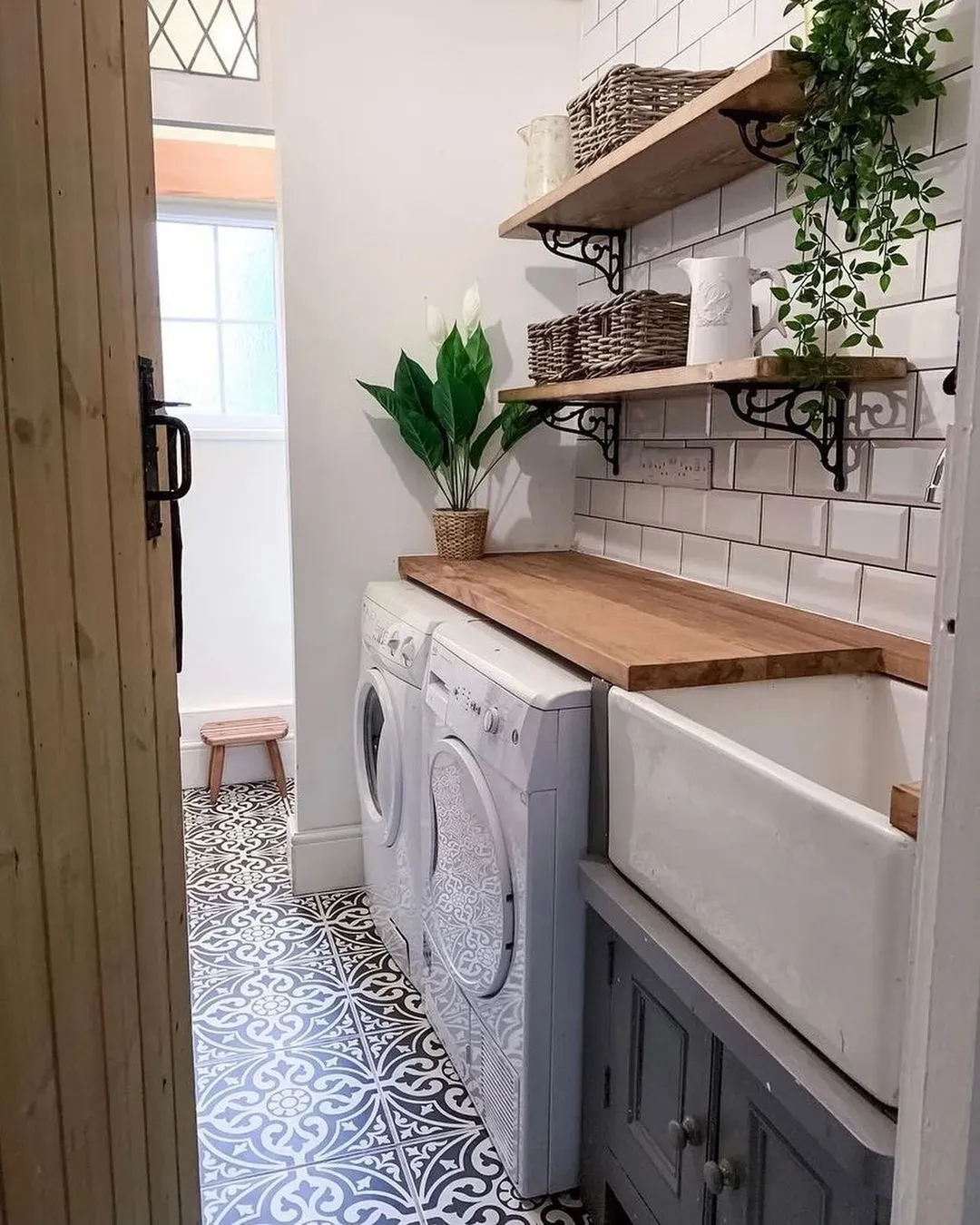 Clever Design and Layout Small Utility Room Extension Ideas