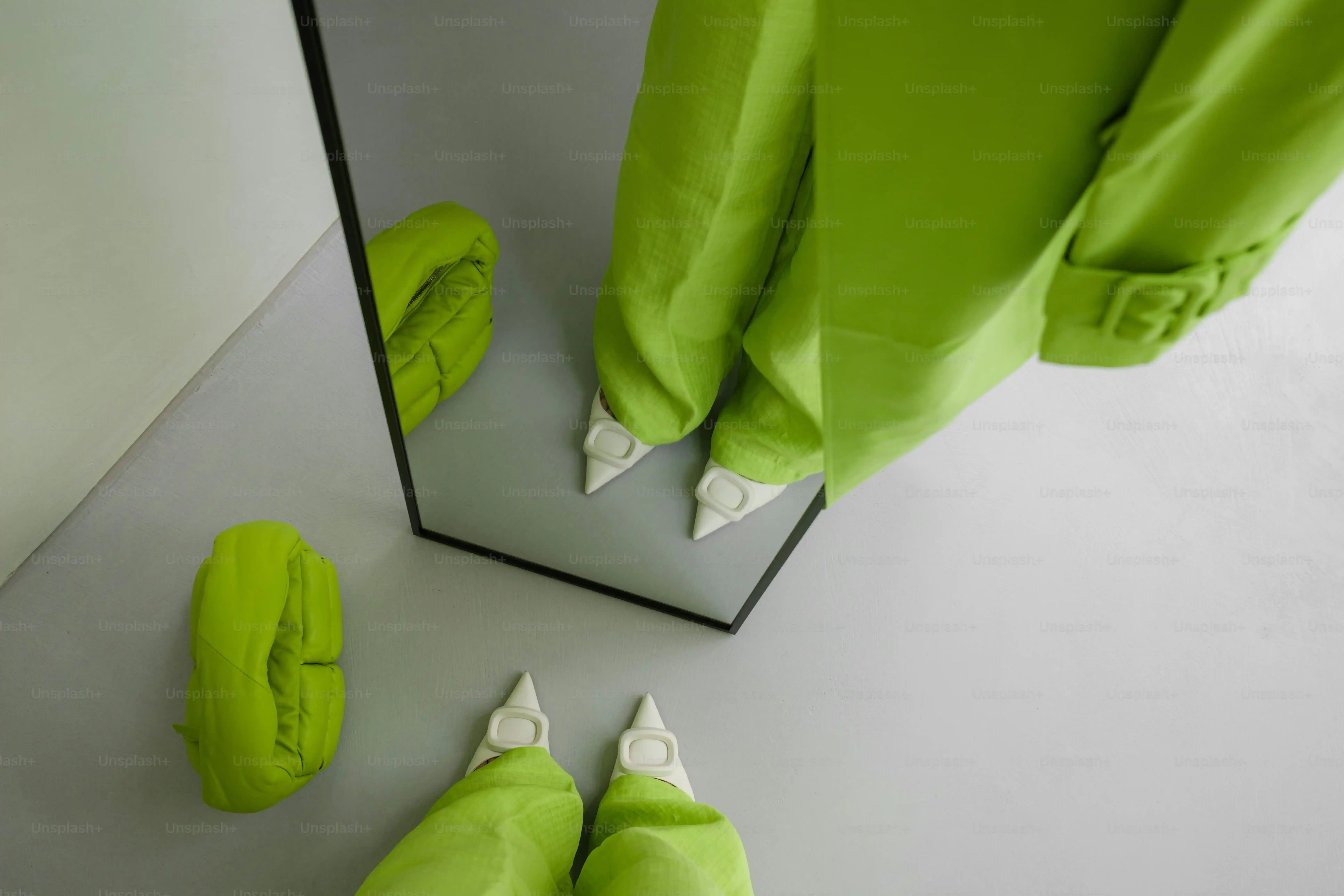 DIY Small Laundry Room Folding Table Ideas on a Budget