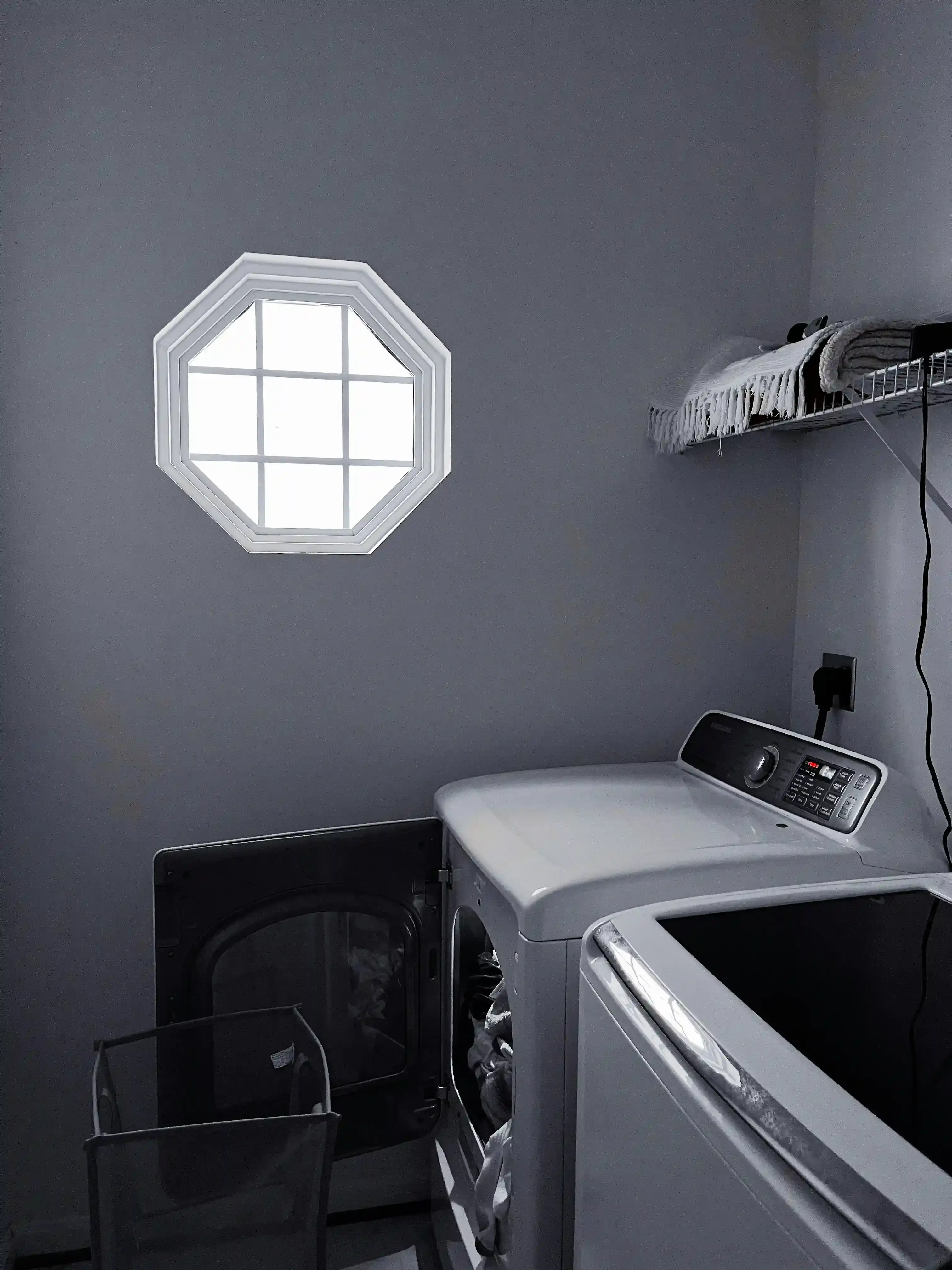 Practical Tips for Selecting Small Laundry Room Tile