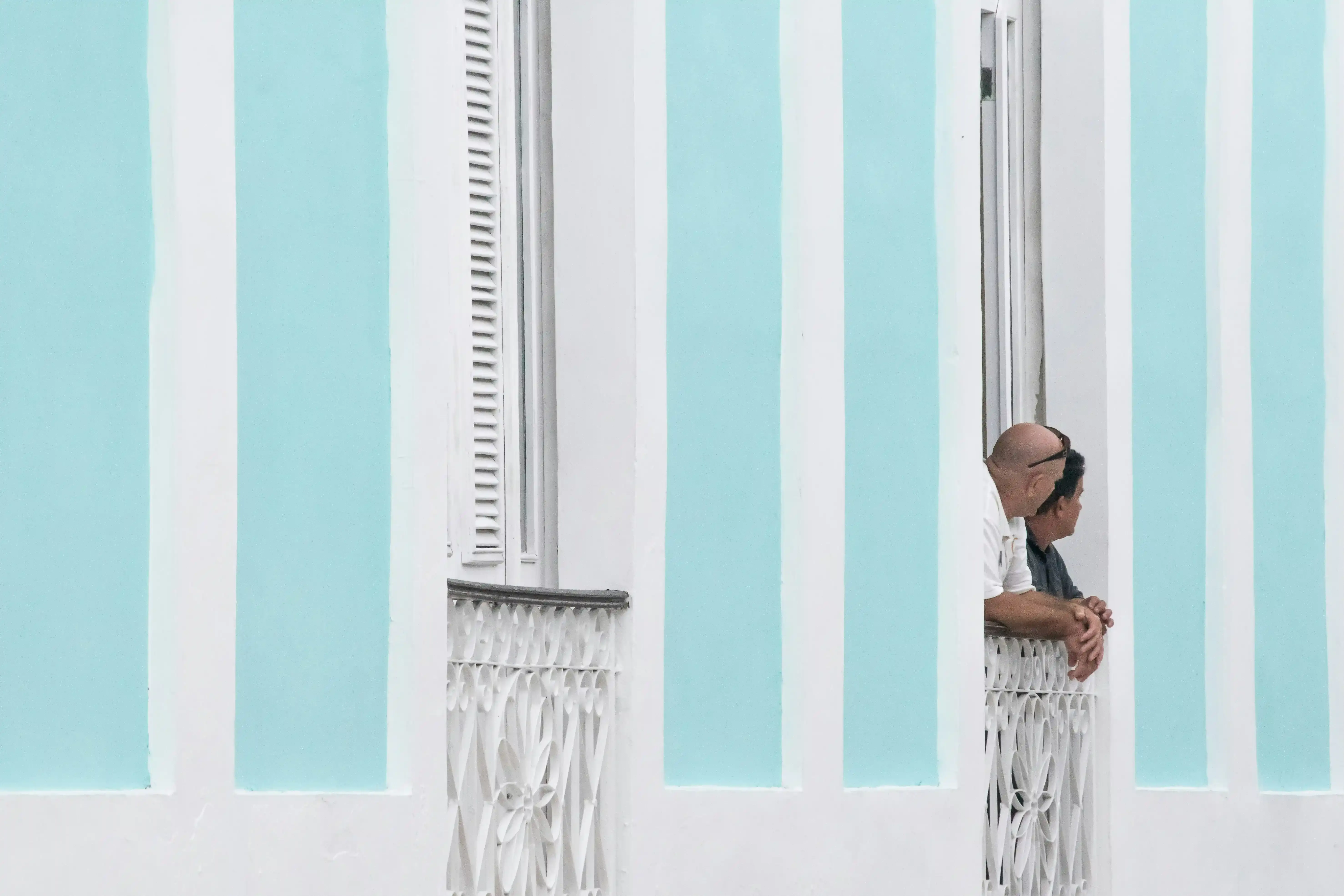 Putting It All Together: How to Decorate Laundry Room Walls That Work