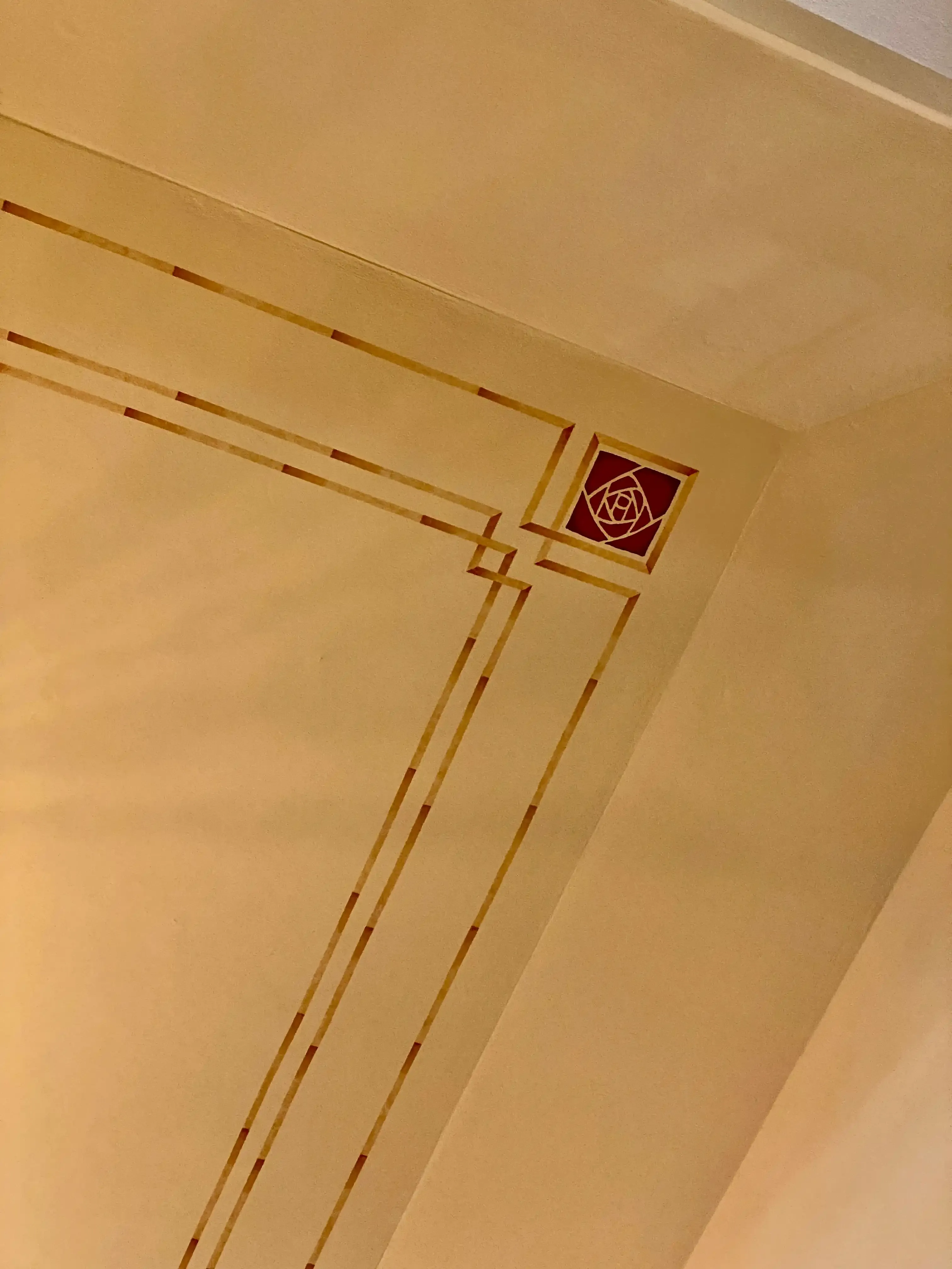 Simple Ways to Incorporate Modern Laundry Room Wall Art