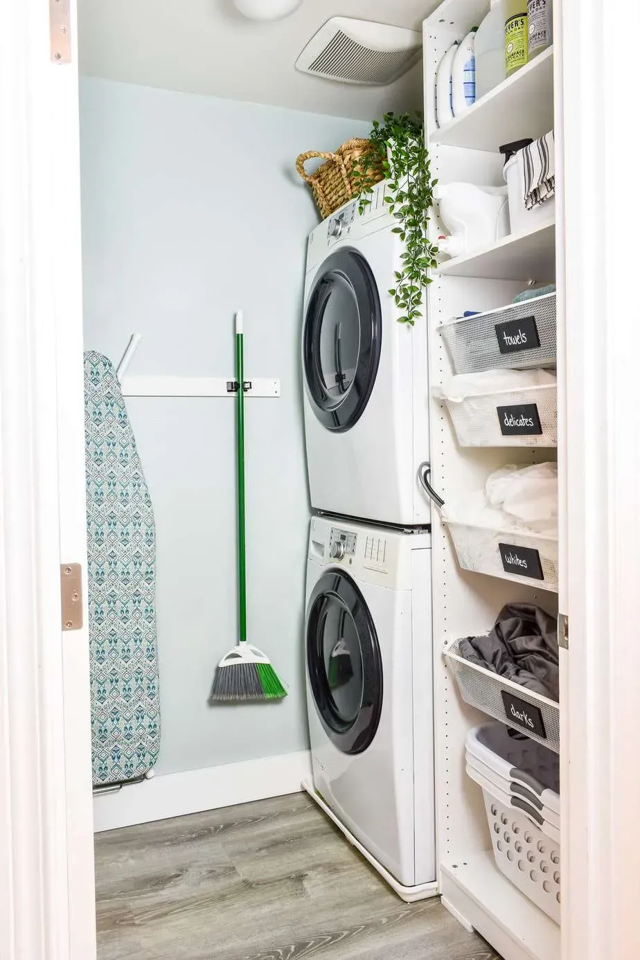 Amazing small stackable laundry room ideas